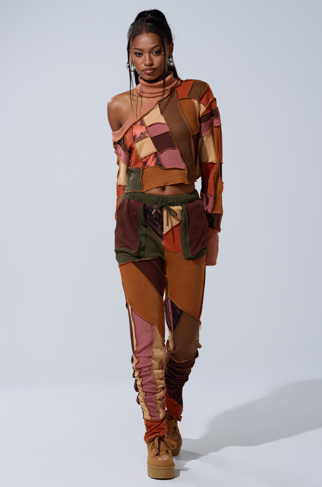 CATCH FEELINGS PATCHWORK SWEATSHIRT