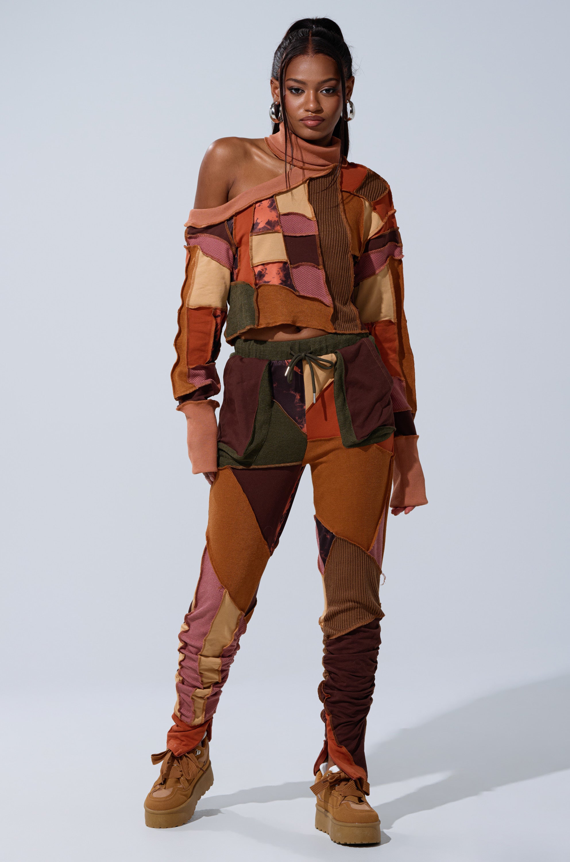 CATCH FEELINGS PATCHWORK SWEATSHIRT