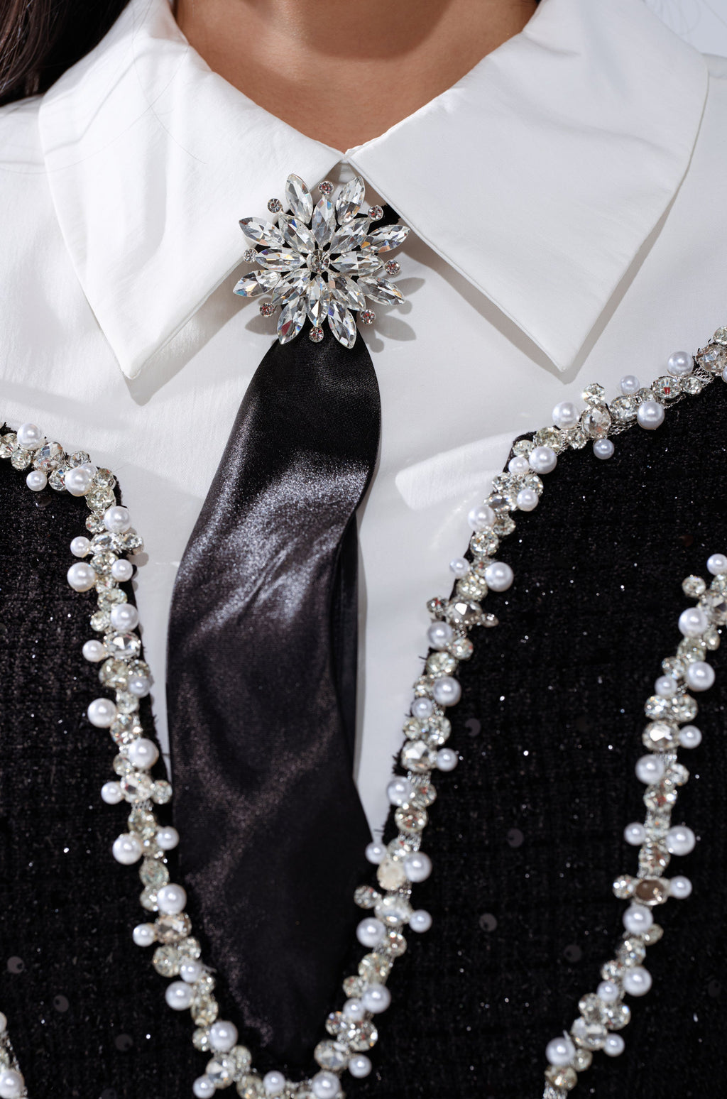 HIGH CLASS MINI DRESS WITH A TIE