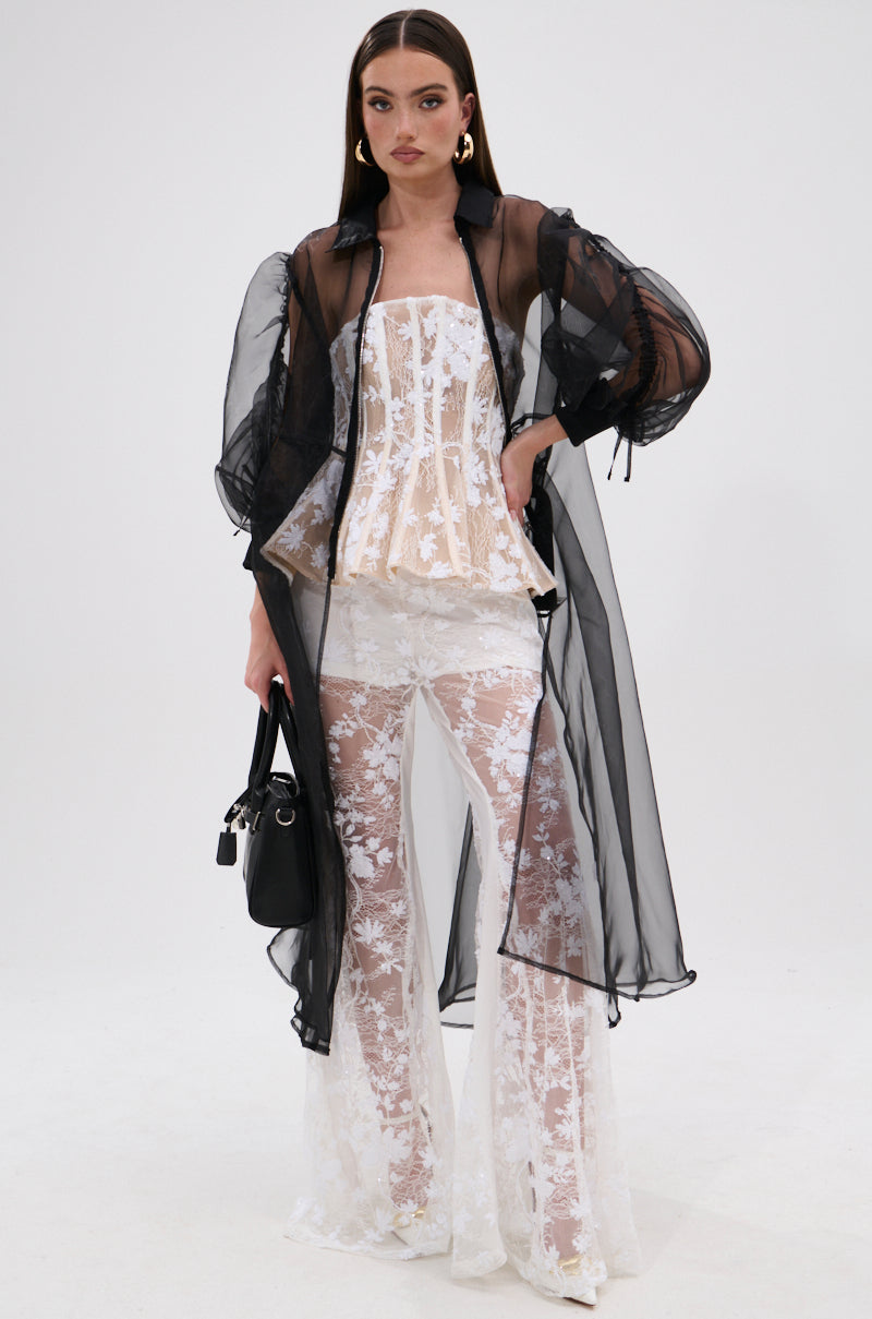 UP NEXT LACE CORSET TOP IN WHITE