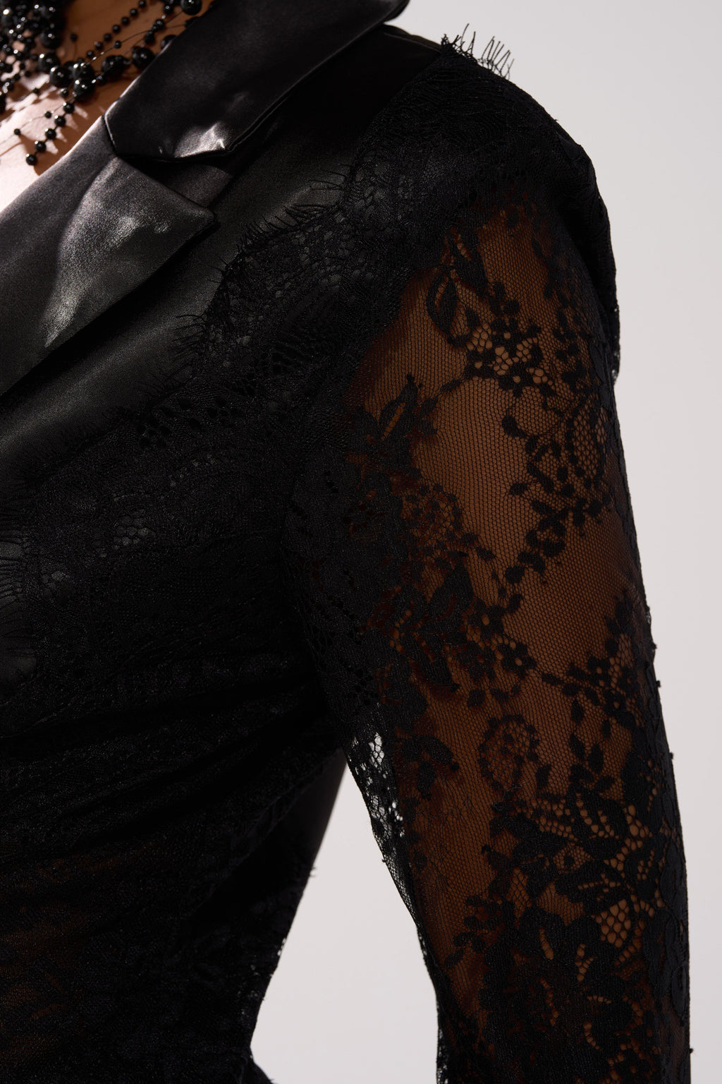 AU CONTRAIRE LACE SATIN BLAZER