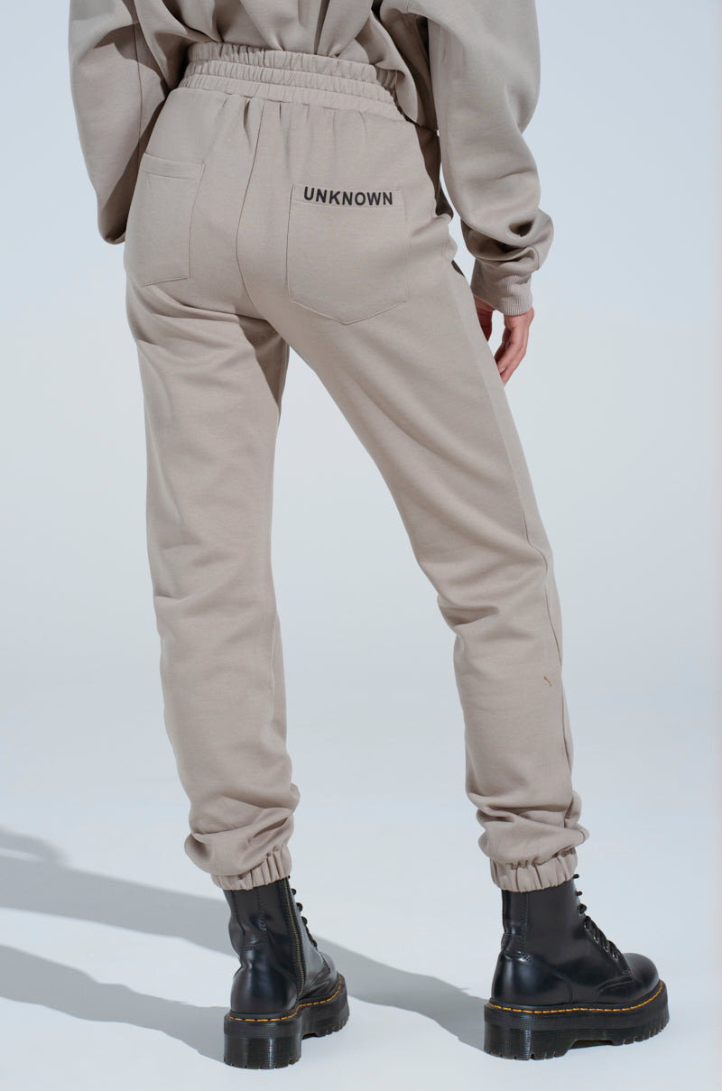 SOURCE UNKNOWN JOGGER