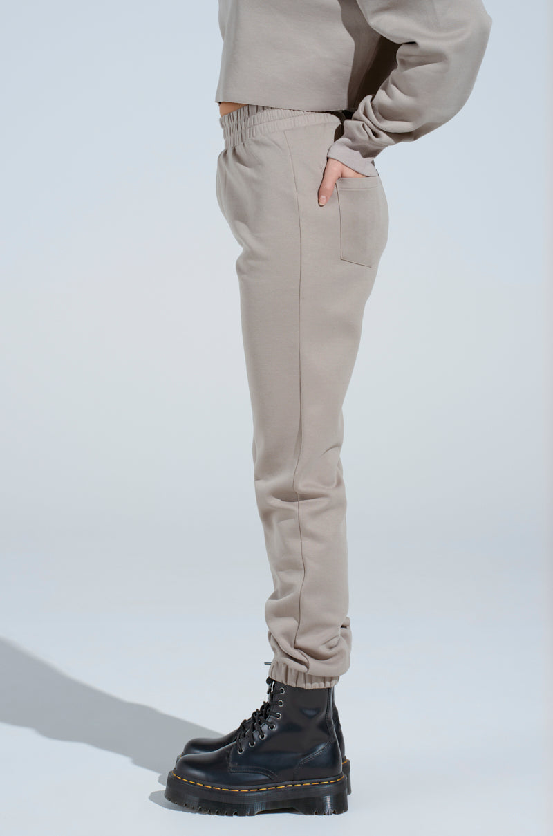 SOURCE UNKNOWN JOGGER