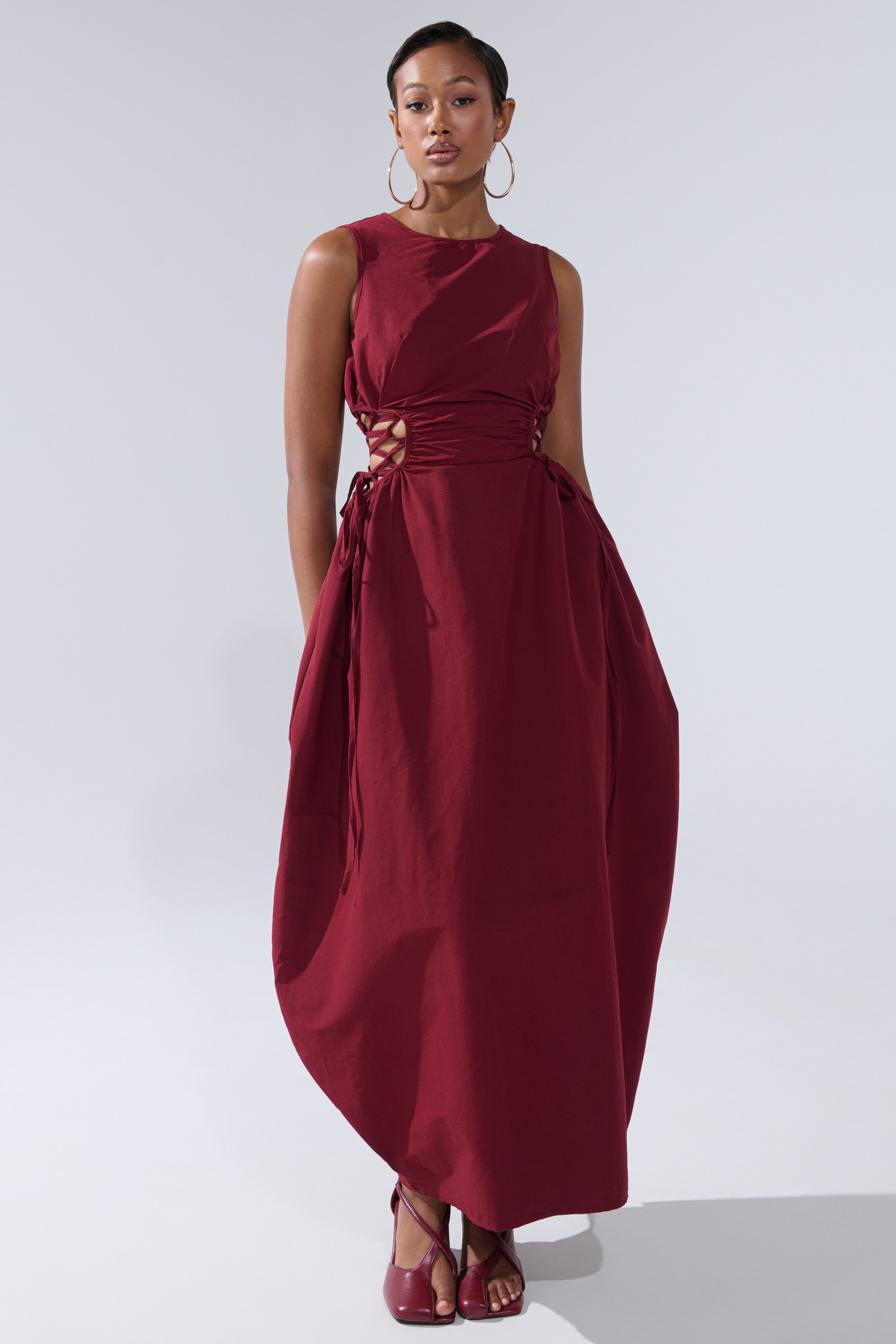 ALINA LACE UP DETAIL MAXI DRESS IN BURGUNDY