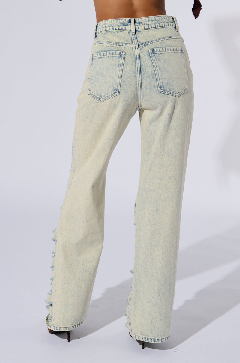 OVER IT DISTRESSED HIGH RISE JEANS