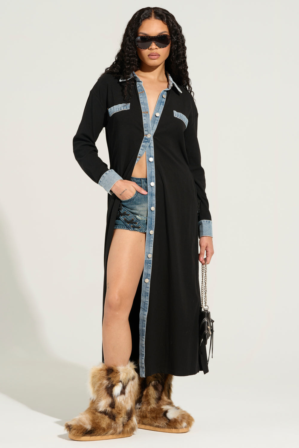 LEILA OVERSIZED BUTTON UP