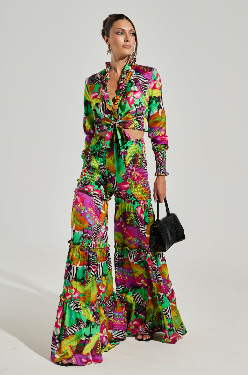 ON VACAY TIE FRONT CROP TOP