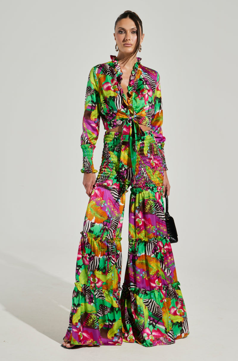 ON VACAY TIE FRONT CROP TOP