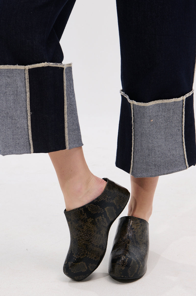 AZALEA WANG DARWIN CLOG IN BLACK SNAKE