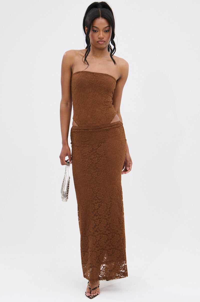 PUCKER UP LACE BODYSUIT