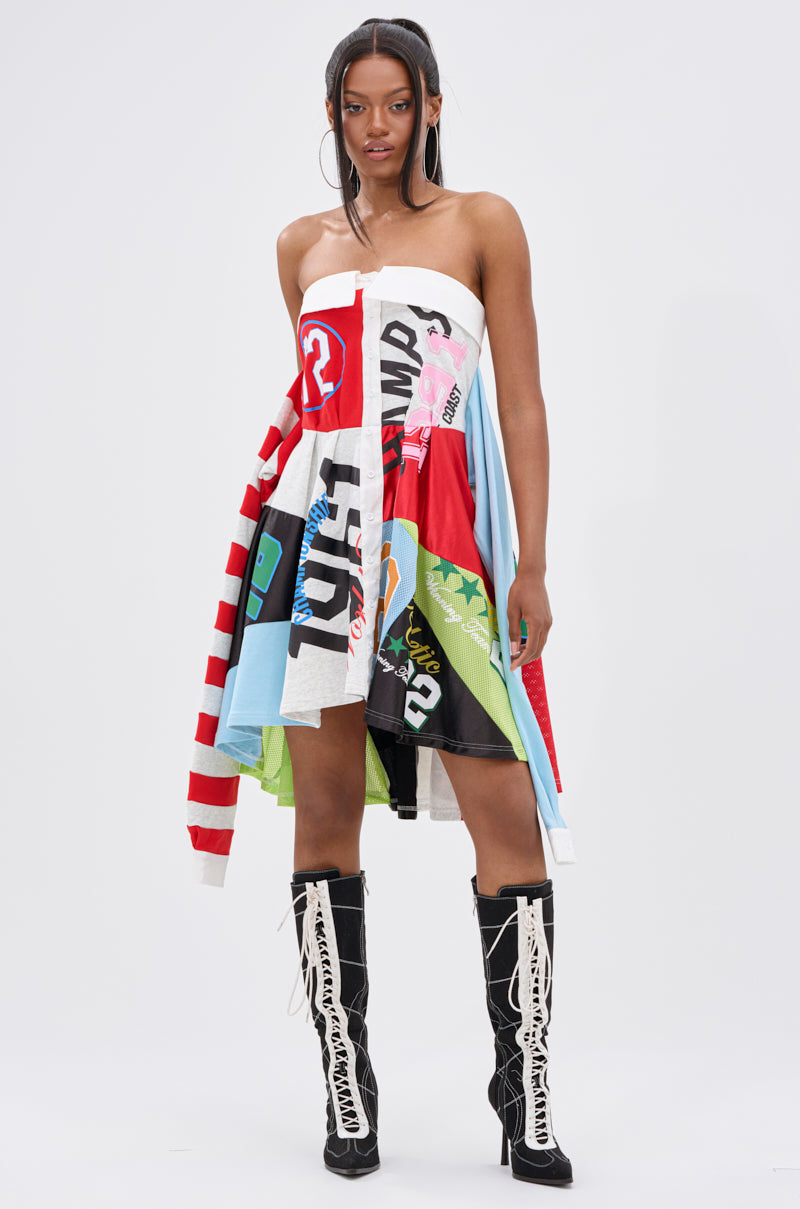 STAND OUT GRAPHIC MINI DRESS