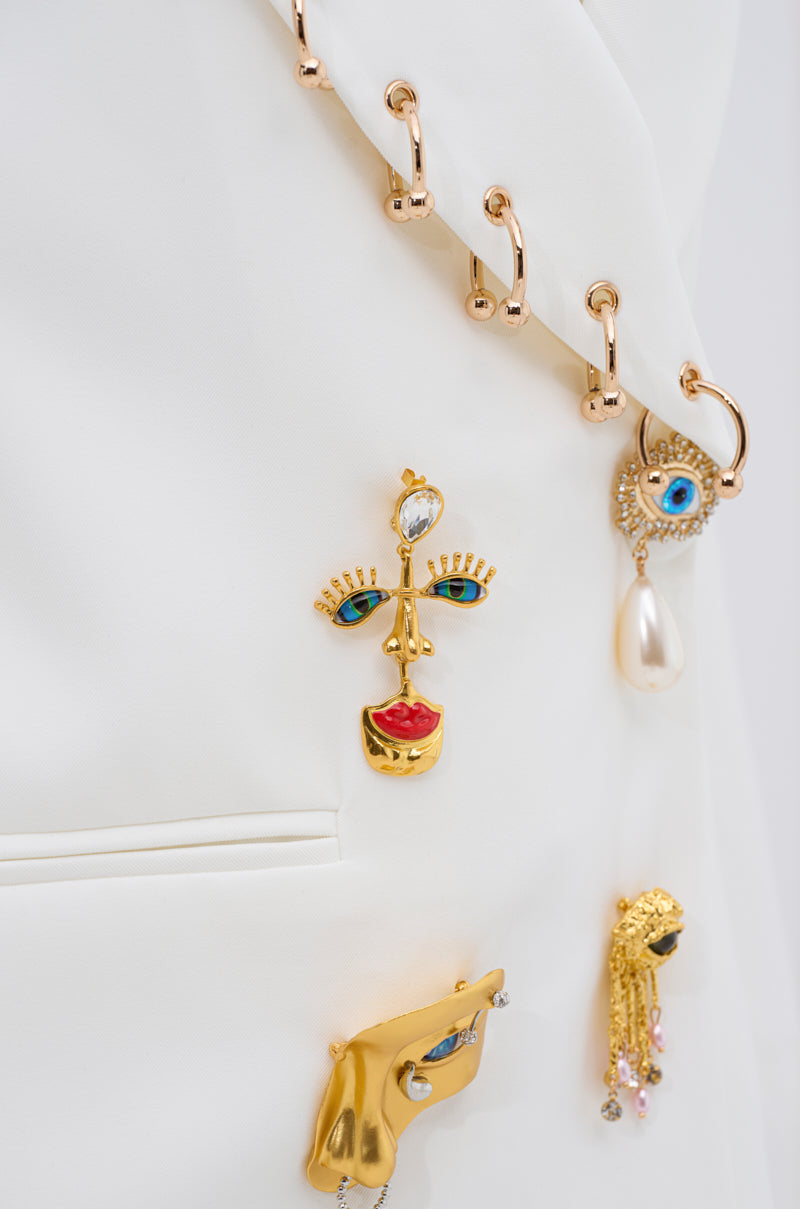 EYE GOT MY EYES ON YOU PIN DETAIL TAILORED BLAZER