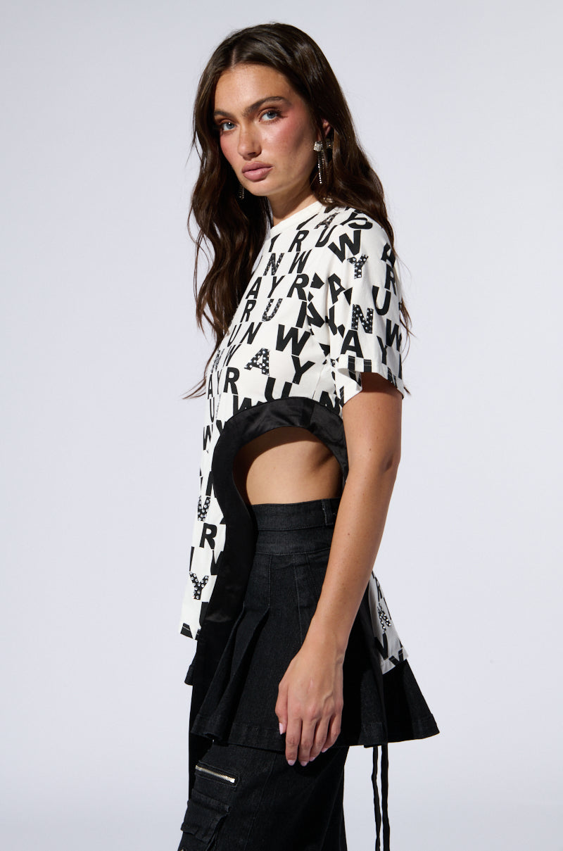 OVERSIZED RUNWAY TEE