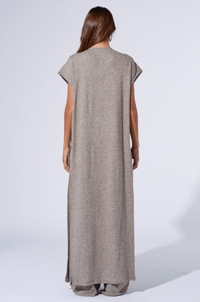 VIBE OUT LONG KNIT SWEATER IN GREY