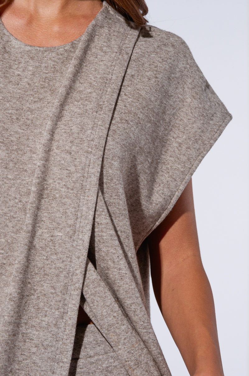 VIBE OUT LONG KNIT SWEATER IN GREY