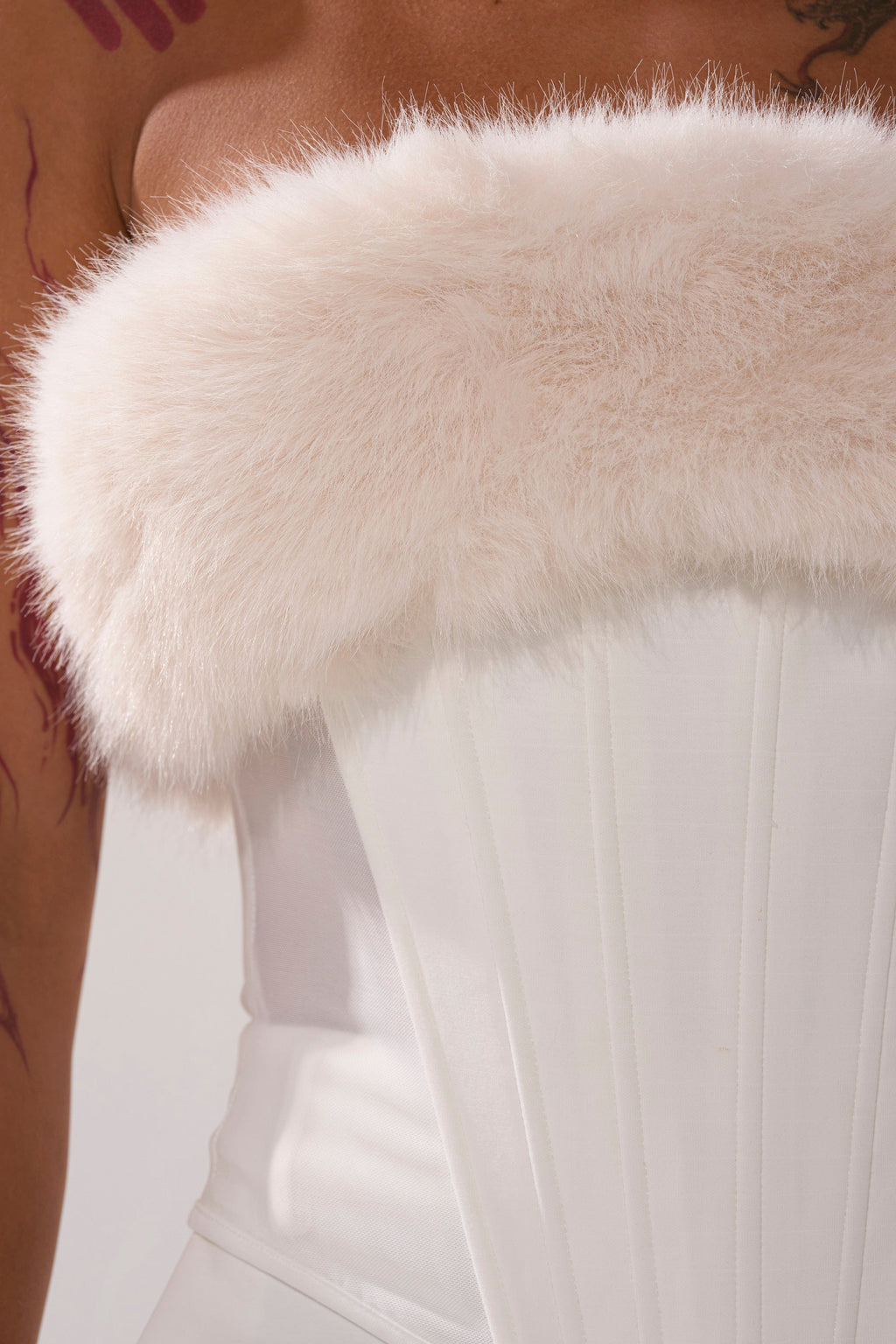 SNOW BUNNY CORSET WITH FUR
