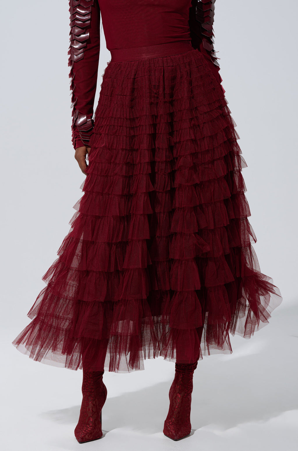 STARS ALIGNED MESH RUFFLE MAXI SKIRT IN BURGUNDY