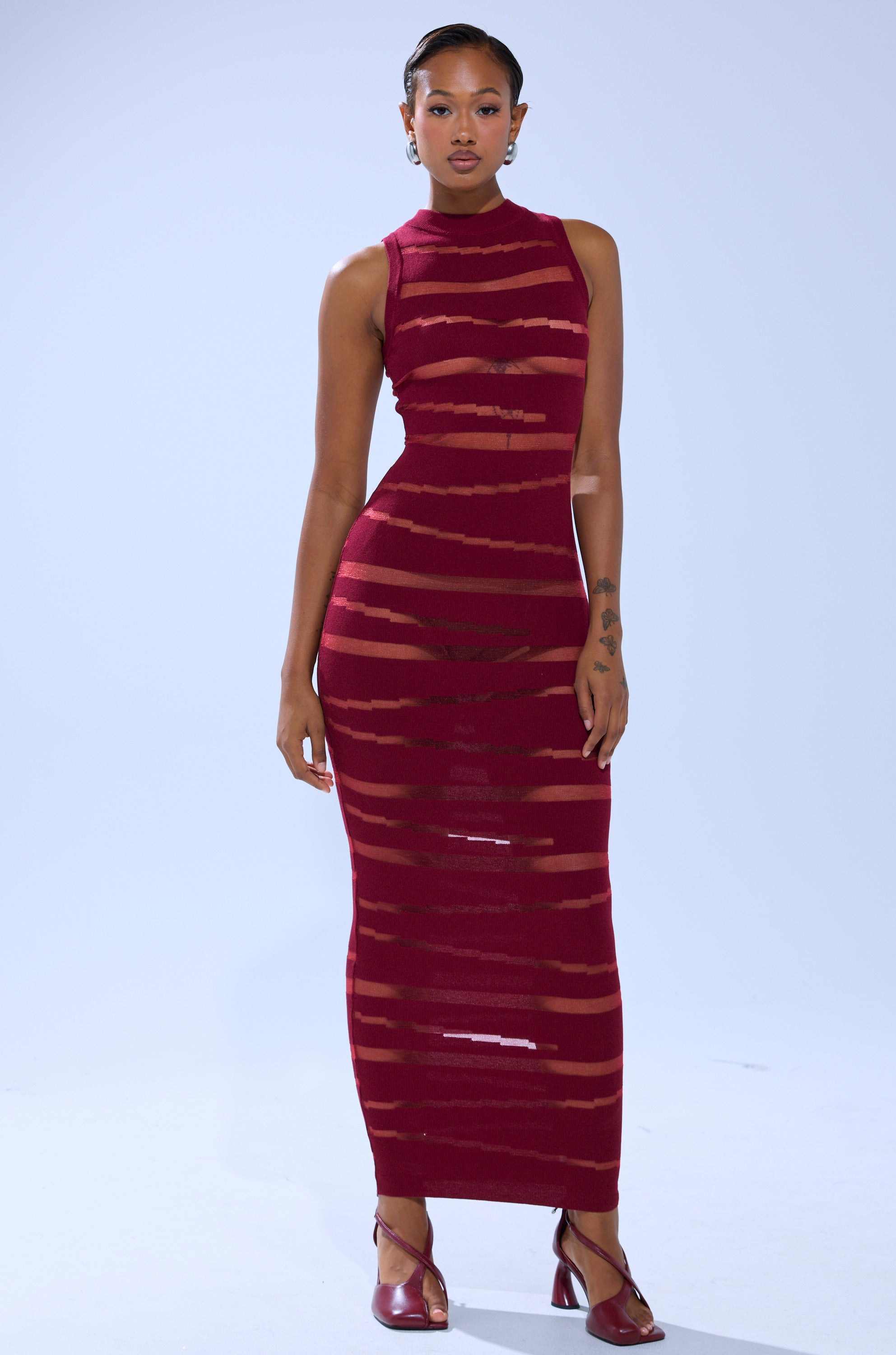 CUT IT OUT SLEEVELESS KNIT MAXI DRESS IN BURGUNDY