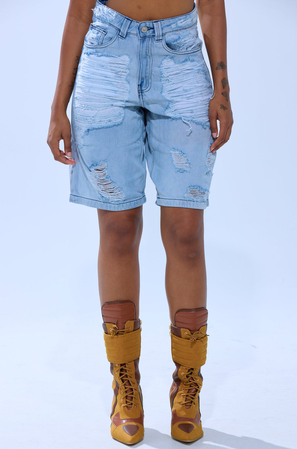 KIMMY DISTRESSED BERMUDA SHORT