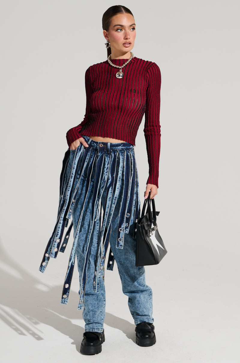 LOOKING SNATCHED STRIPED KNIT TOP IN RED