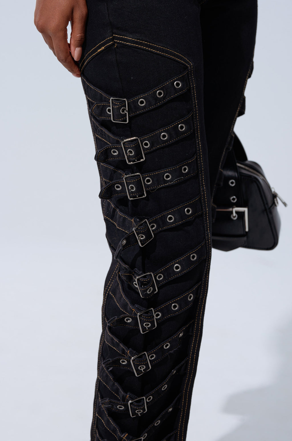 BUCKLE UP SKINNY DENIM PANT