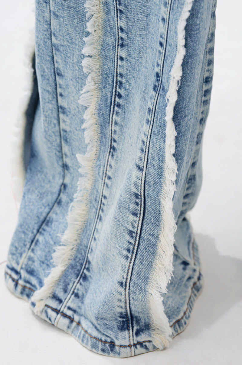 WHO KNOWS DISTRESSED WIDE LEG DENIM