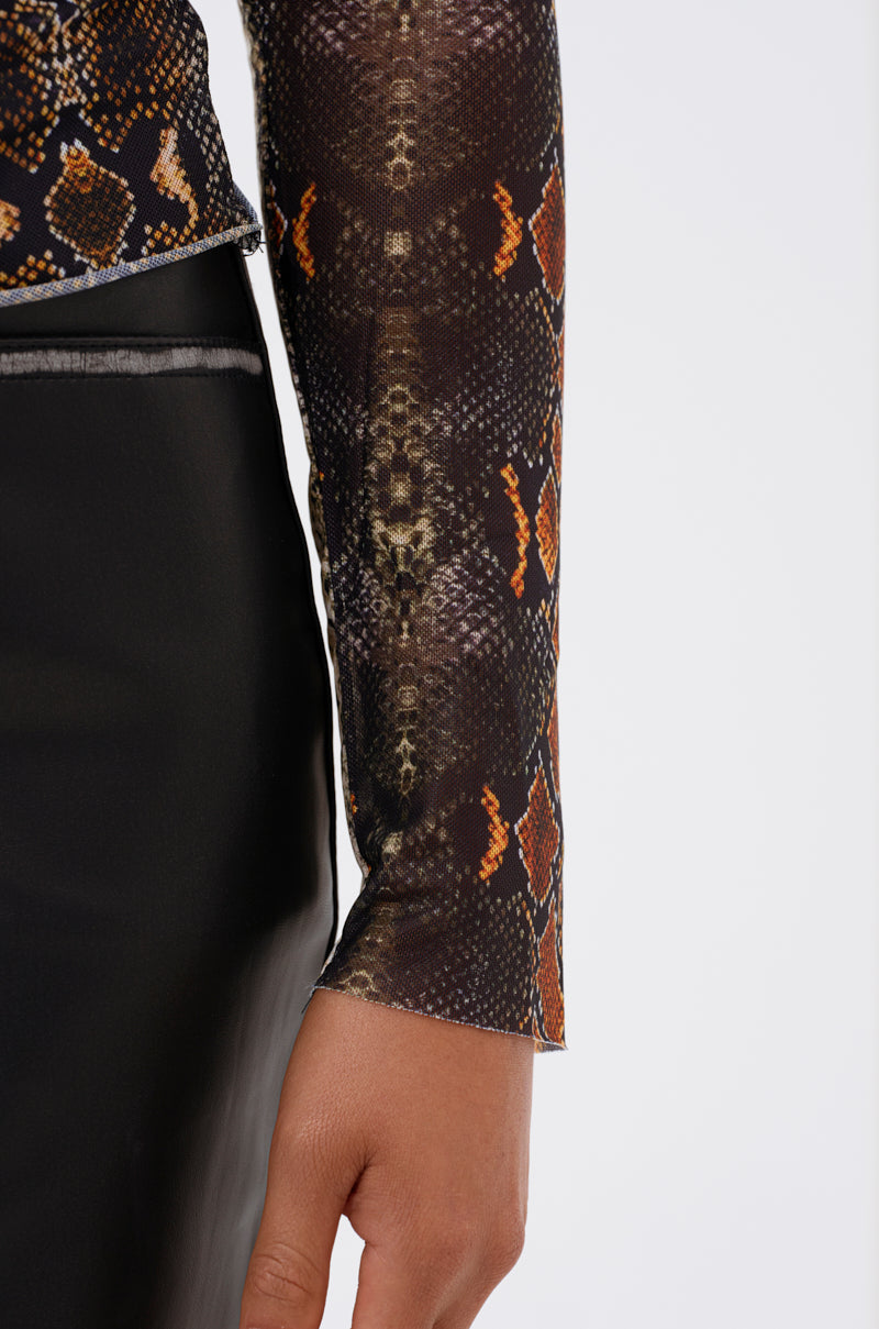 SNAKE VIBES MESH TOP