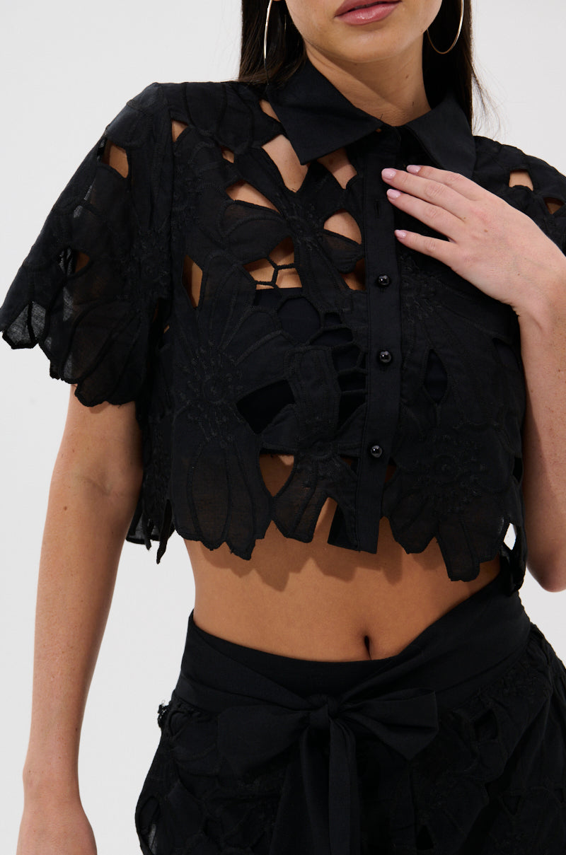 DOLLY FLORAL BUTTON DOWN BLOUSE