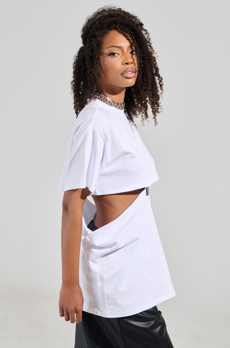 GIRL BOSS MOMENTS CUT OUT T-SHIRT