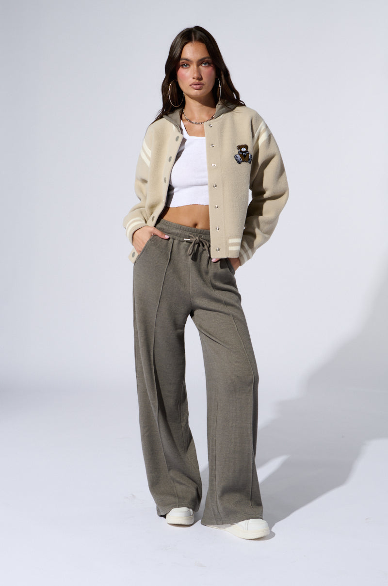EYES ON ME WIDE LEG SWEAT PANT IN GREY