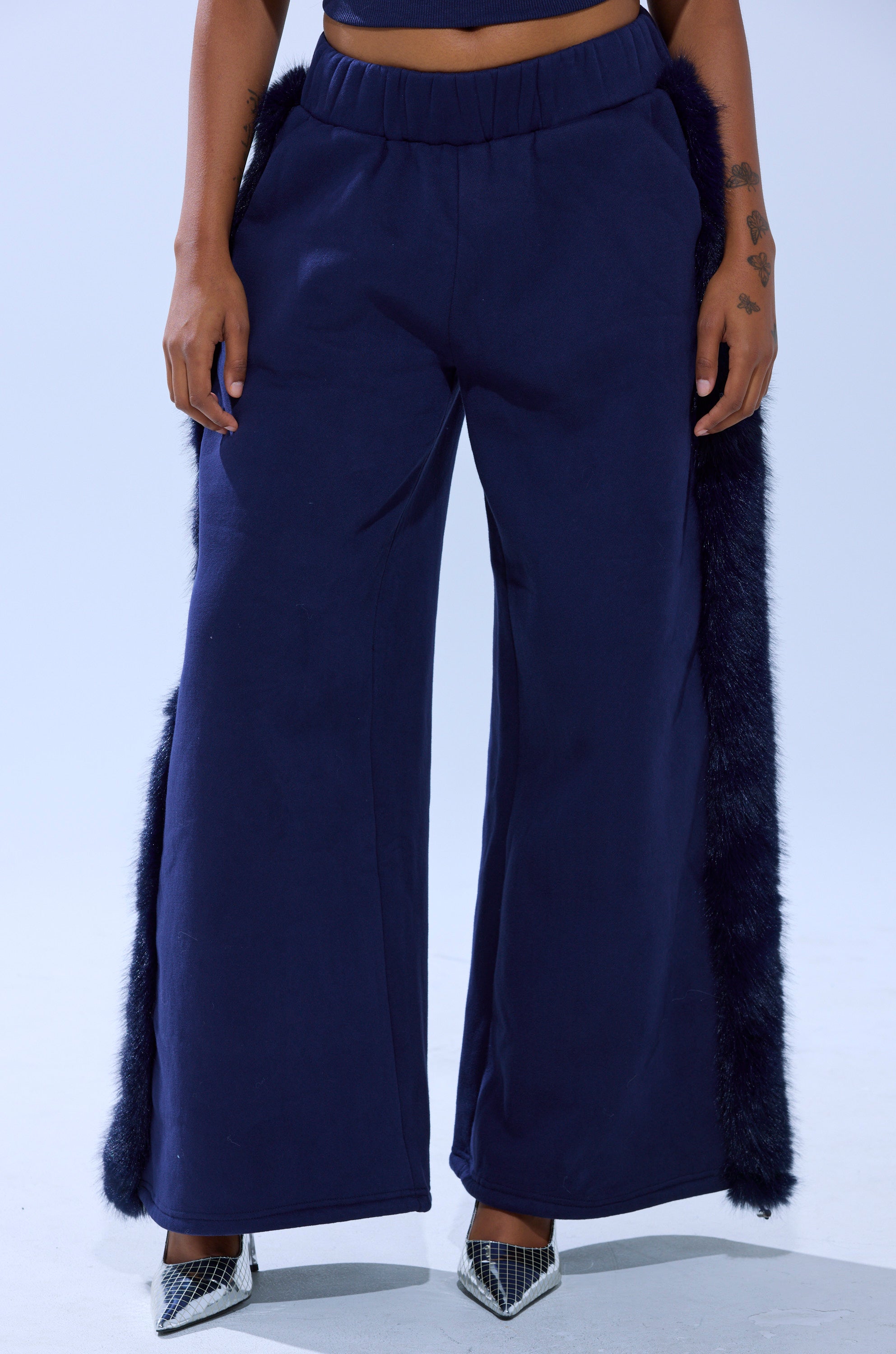 LUXE FUR JOGGER IN NAVY
