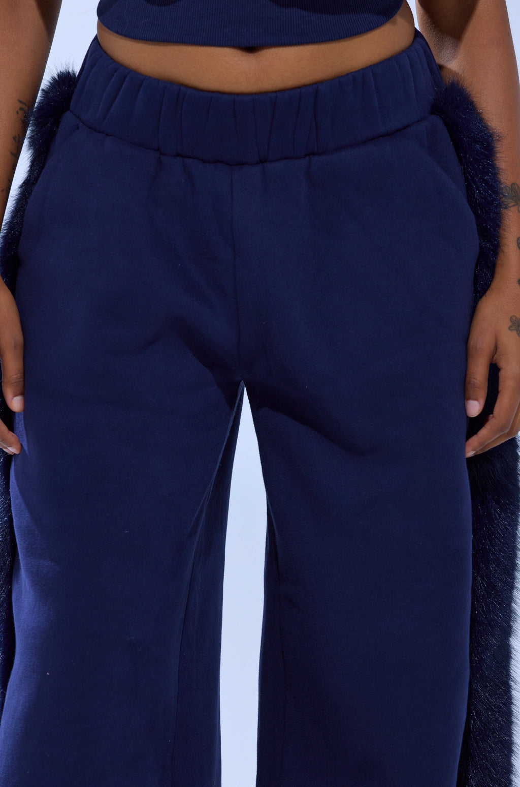 LUXE FUR JOGGER IN NAVY