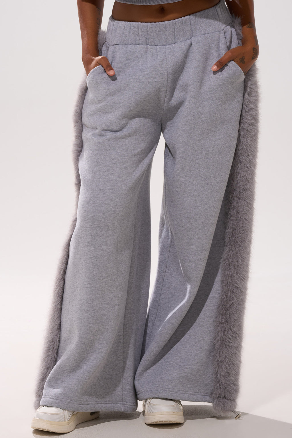 LUXE FUR JOGGER IN GREY