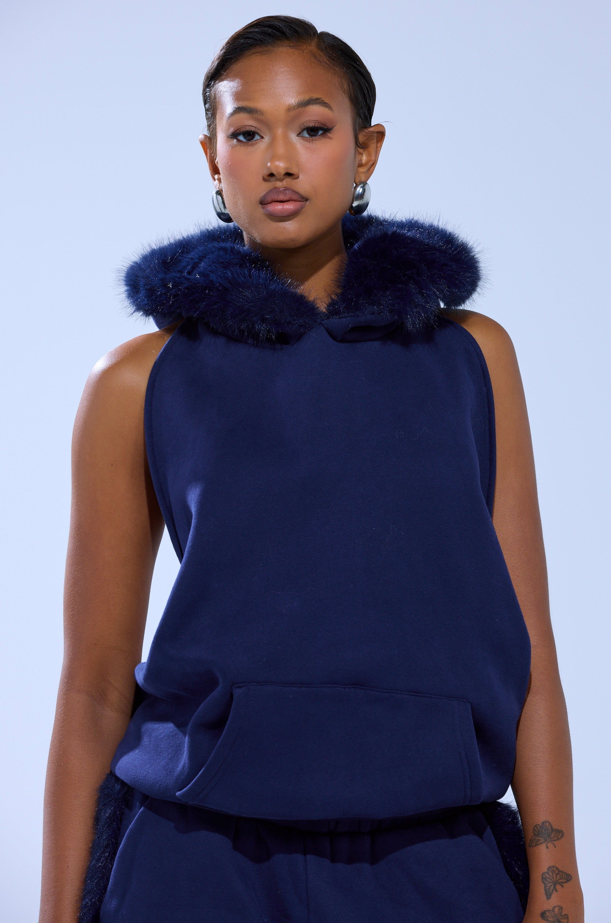 LUXE FUR OPEN BACK SWEATSHIRT IN NAVY