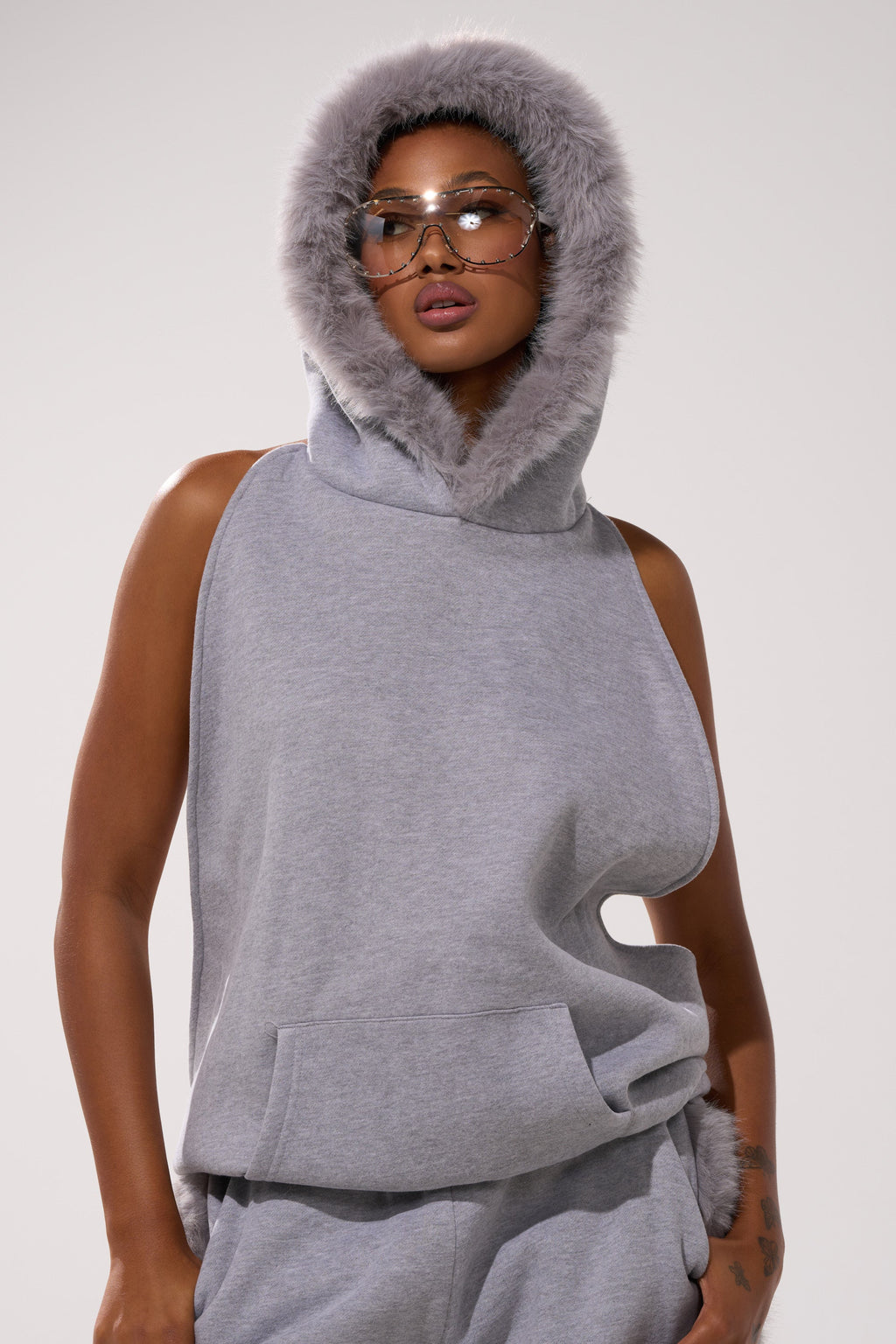 LUXE FUR OPEN-BACK SWEATSHIRT IN GREY