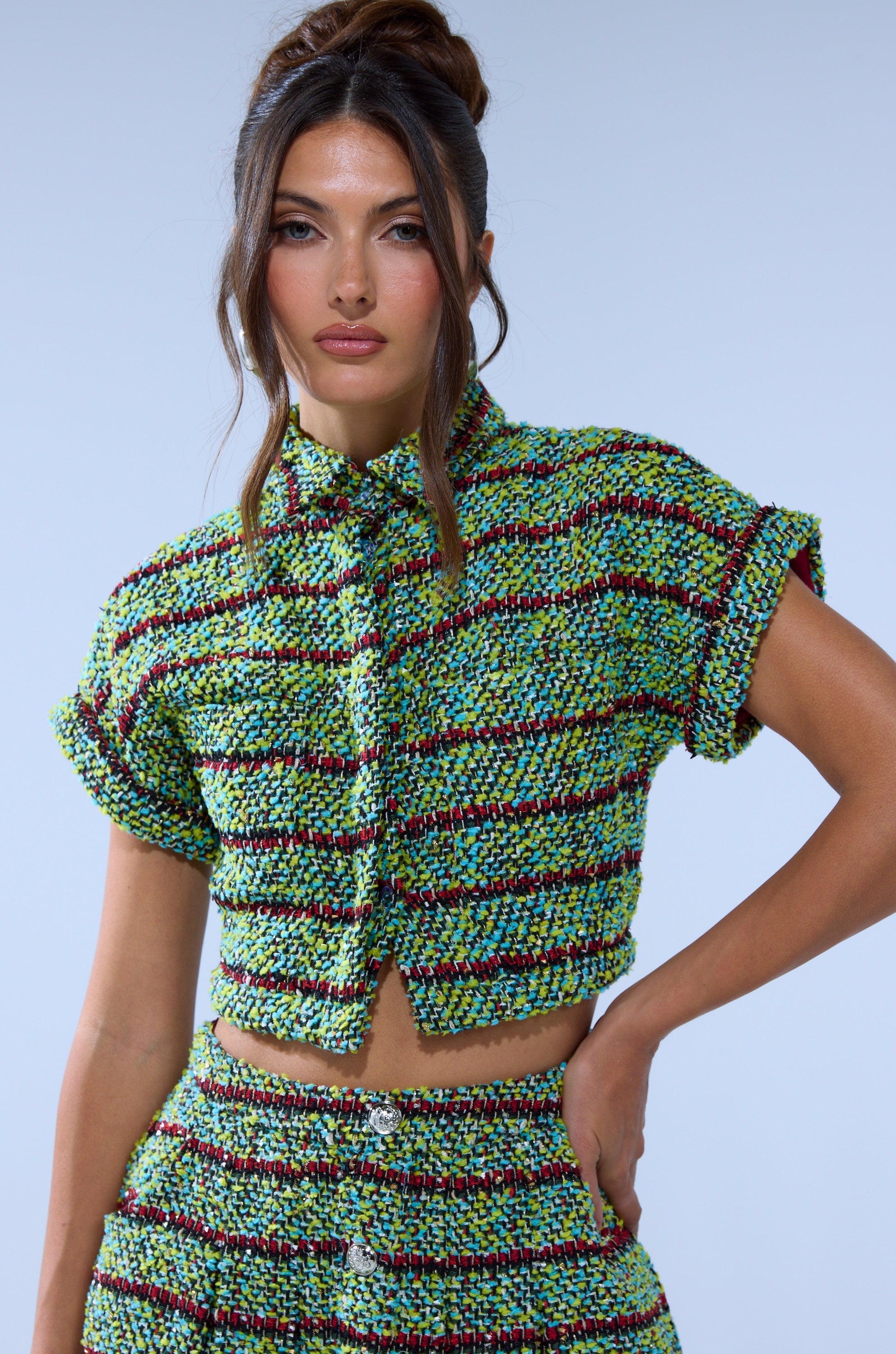 IT'S GIVING TWEED BUTTON DOWN