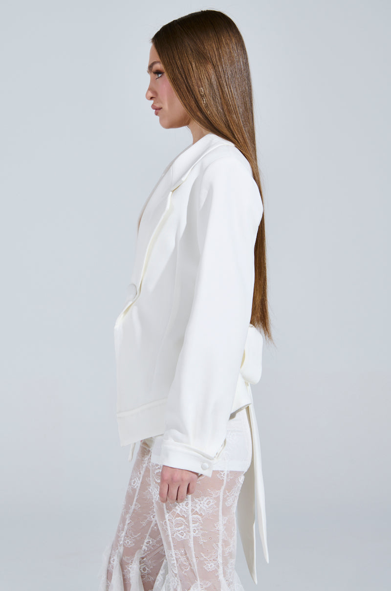 WRAPPED IN A BOW BLAZER IN WHITE
