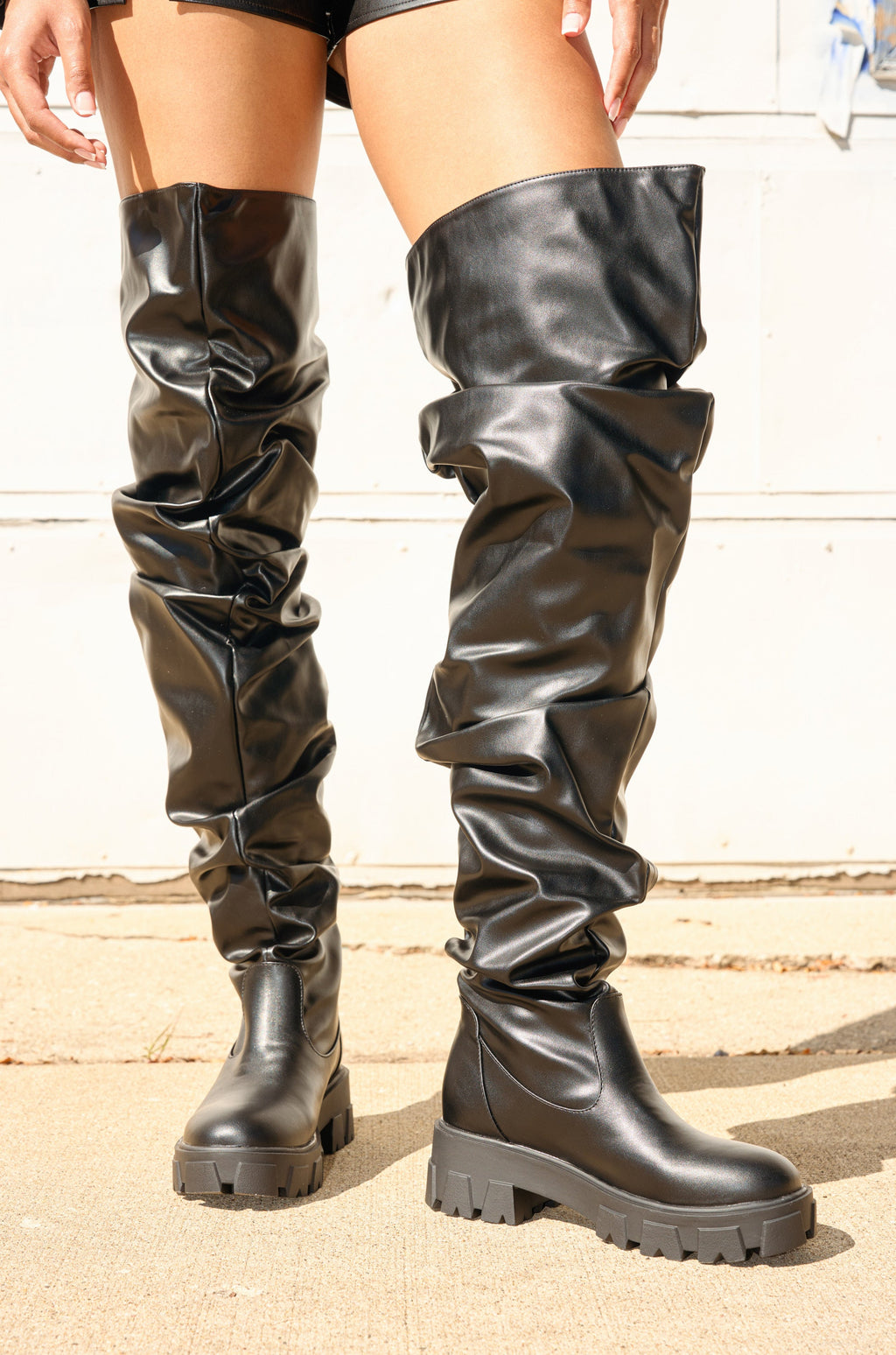 AZALEA WANG KIPLING BLACK RUCHED UP FLAT BOOT