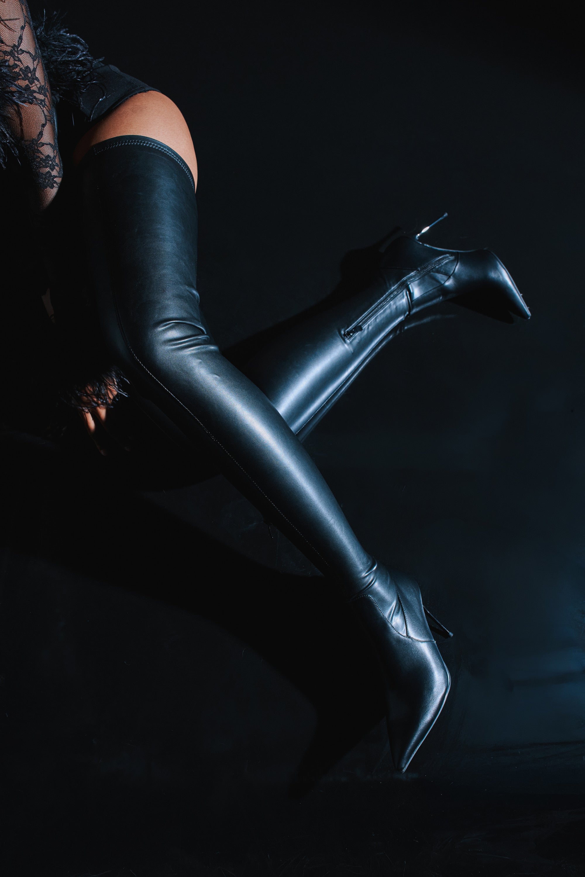 AZALEA WANG MILANDRA BLACK THIGH HIGH SEXY BOOT