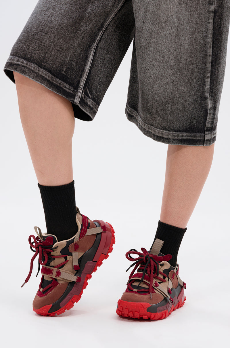 AZALEA WANG NAMIDA BURGUNDY SNEAKER