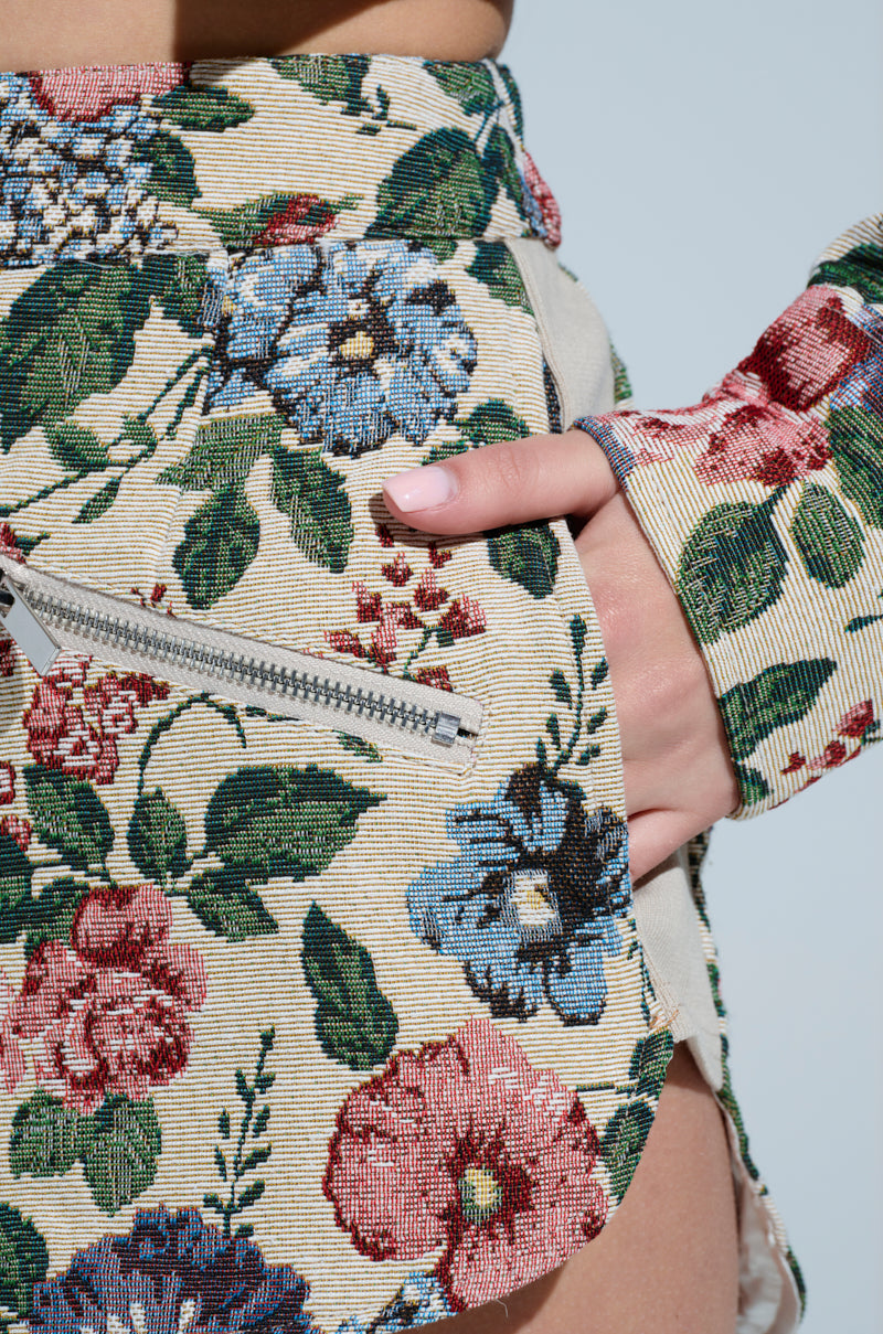 GOOD KARMA TAPESTRY SHORTS