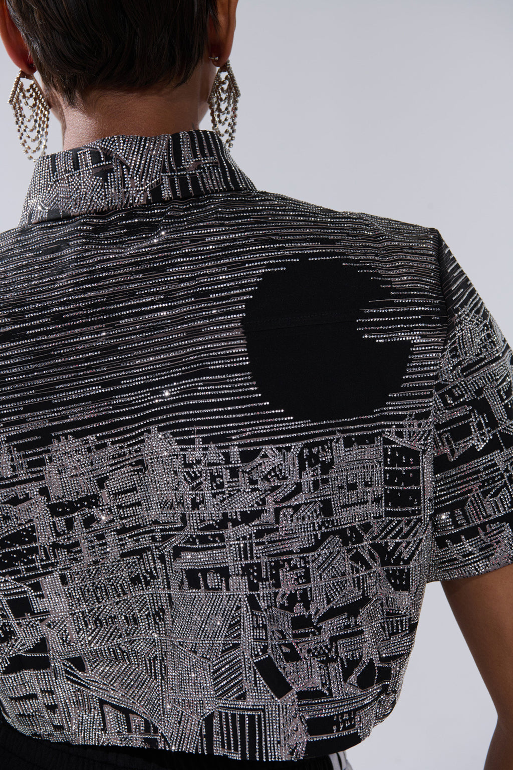 ALL AROUND THE WORLD BUTTON DOWN TOP IN BLACK