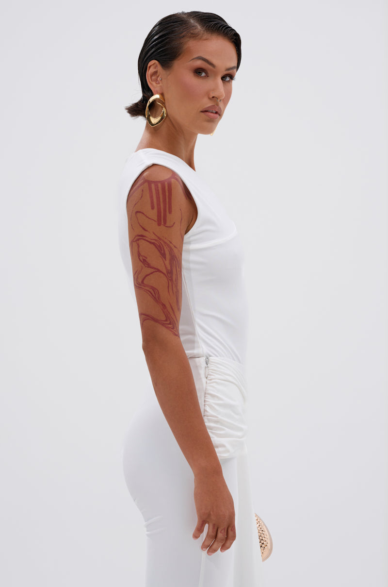 IZZY SEAMLESS BODYSUIT