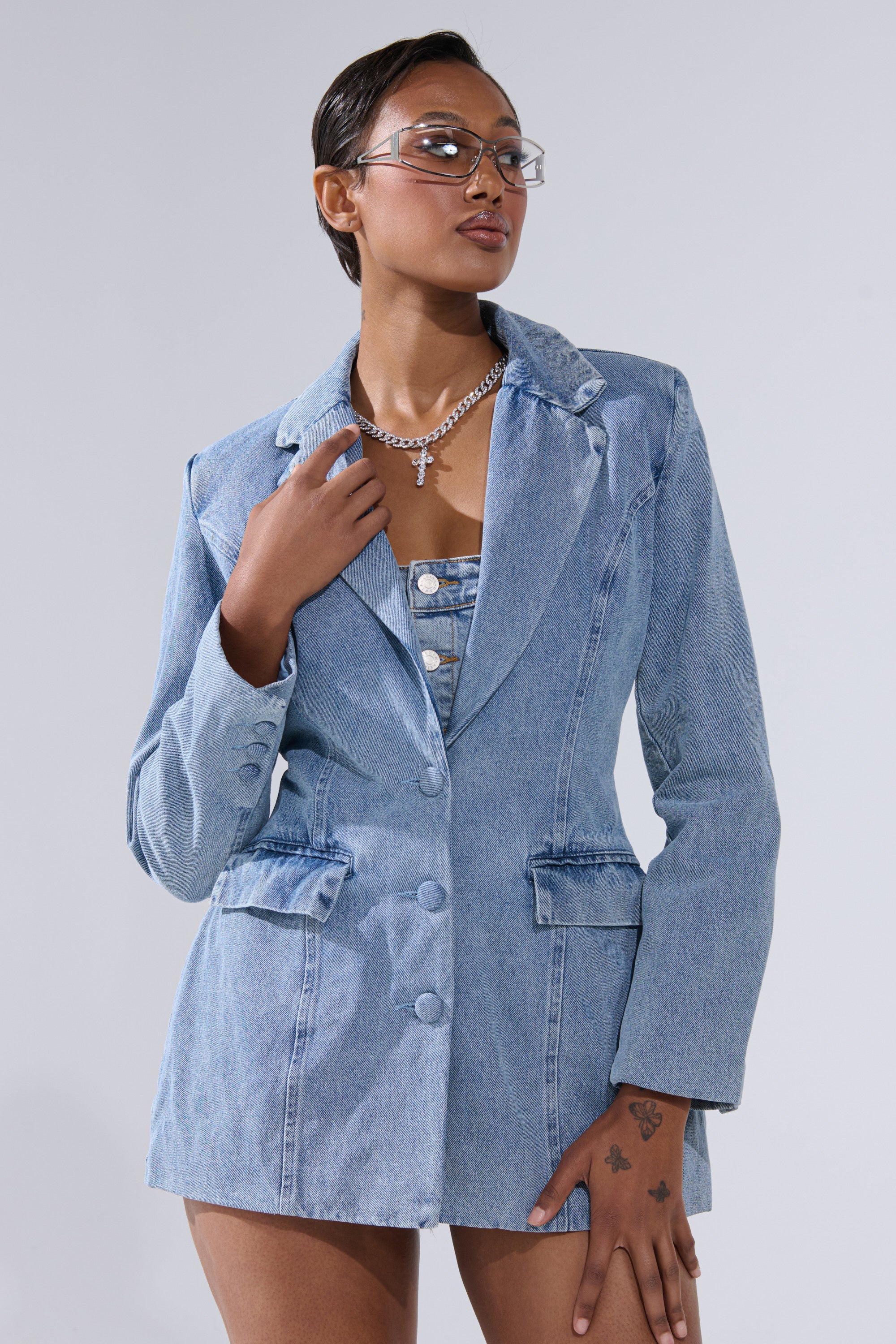 BACKLESS DENIM BLAZER