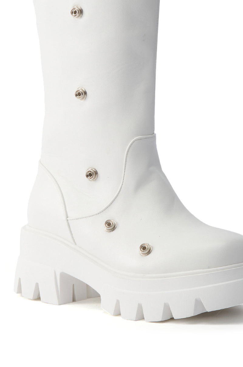 AZALEA WANG SYBEL WHITE SNAP DETAIL BOOTIE