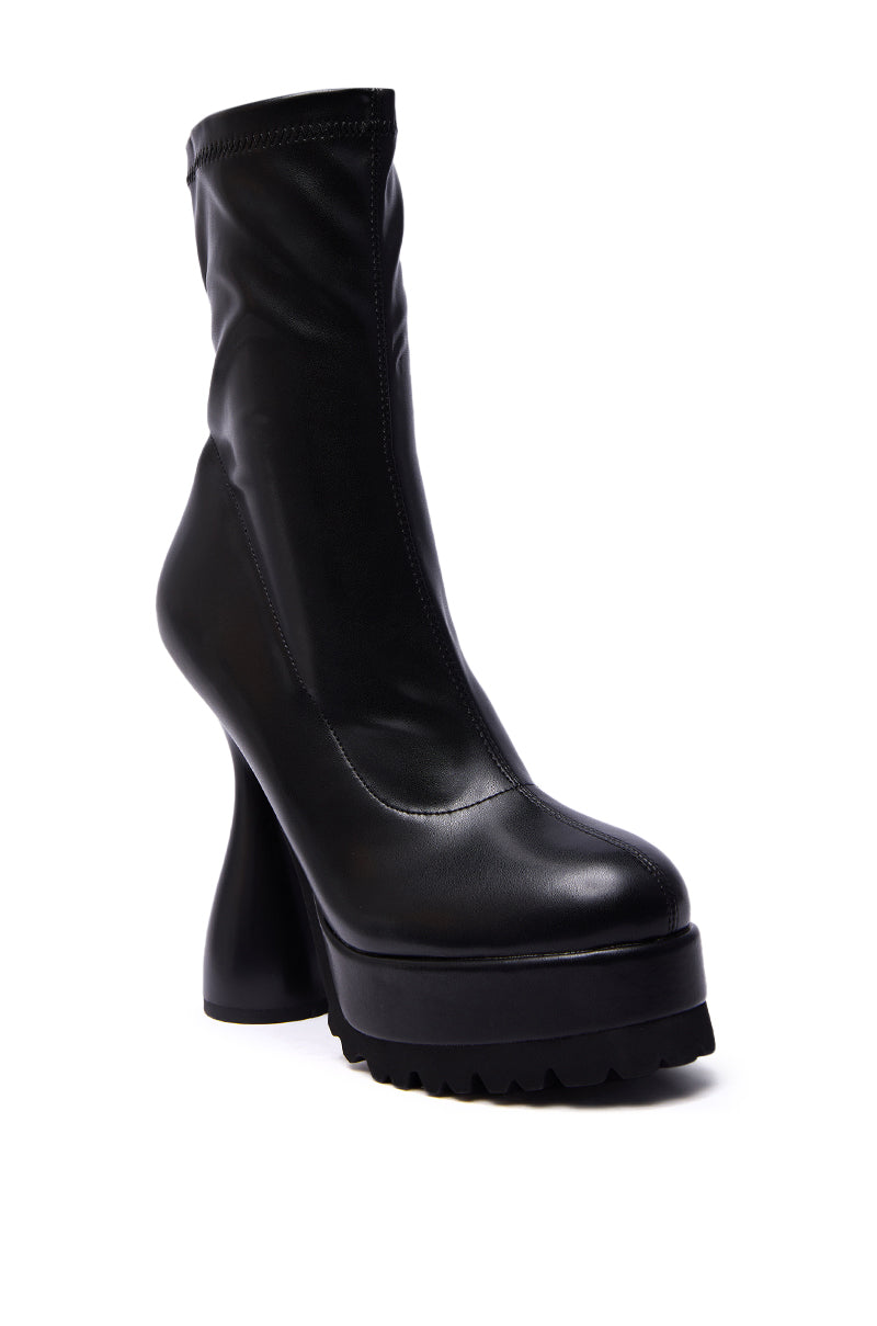 AZALEA WANG WARIO BLACK CHUNKY BOOTIE