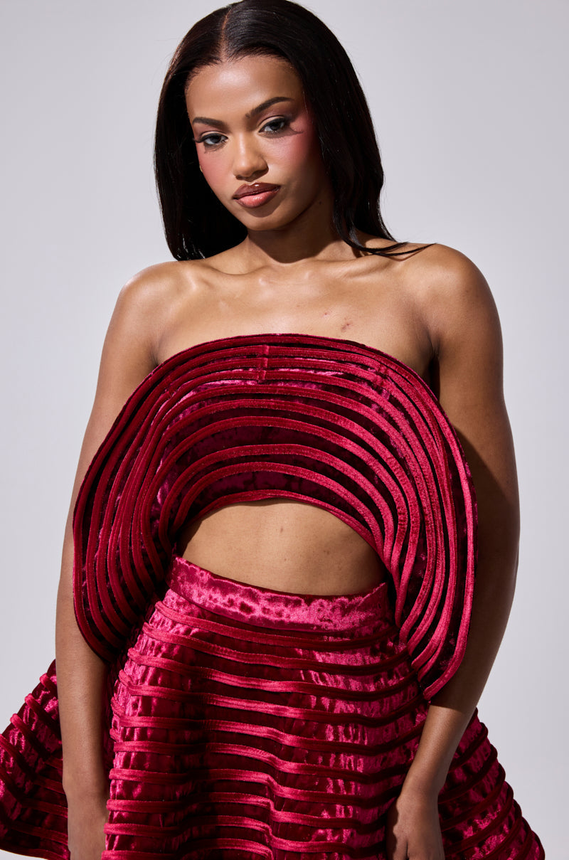 STAR OF THE SHOW VELVET BLOUSE