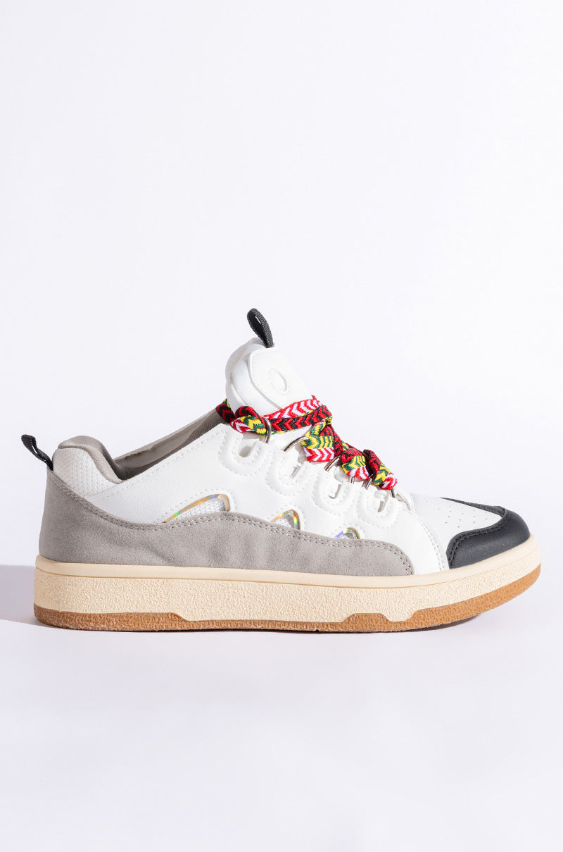 AKIRA ECLIPSE FLAT SNEAKER IN WHITE