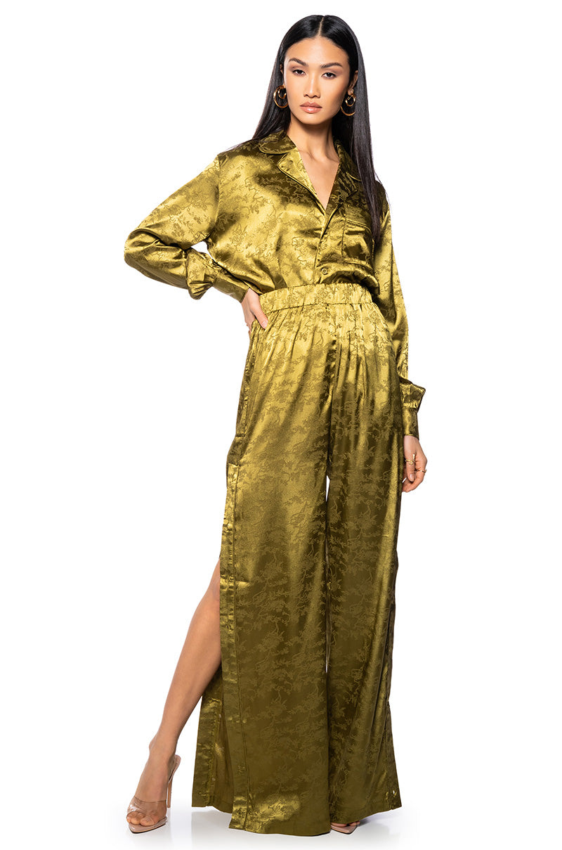 ALL MY MIGHT LONG SLEEVE SATIN BUTTON DOWN