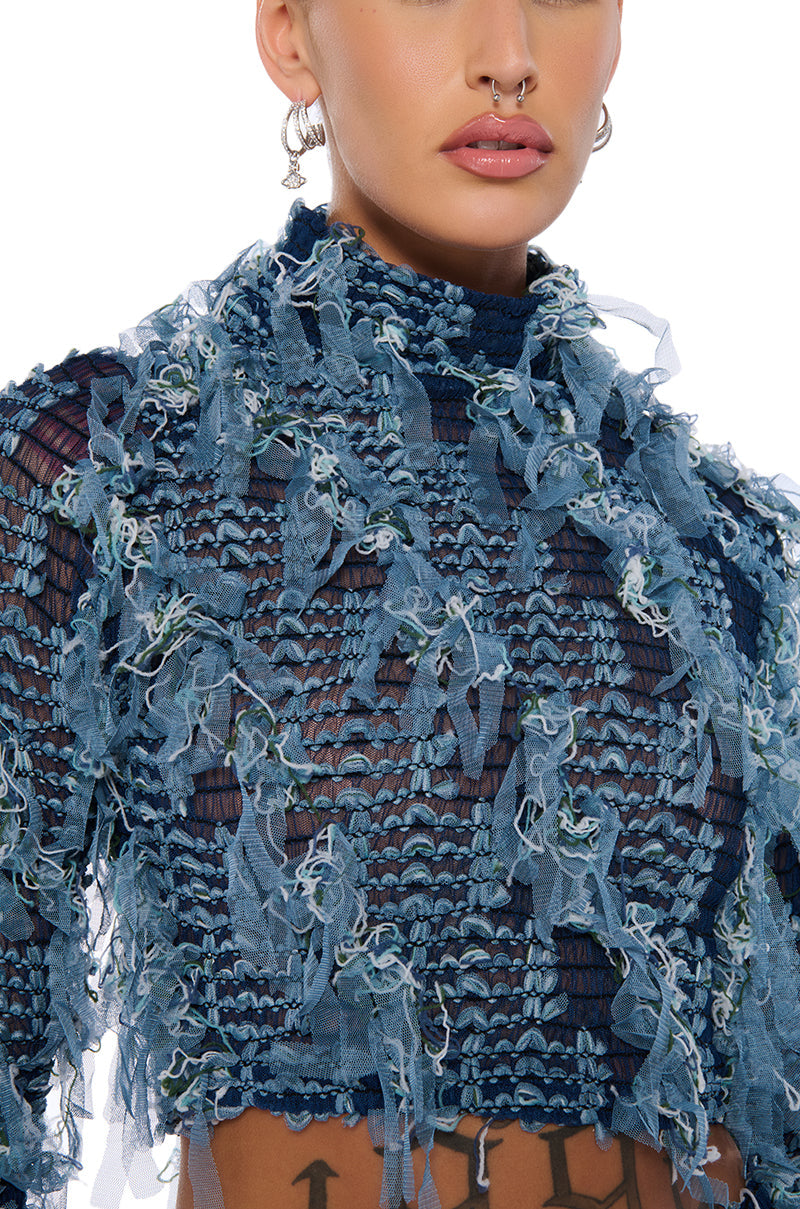 AVALYNN TEXTURED LONG SLEEVE CROP TOP